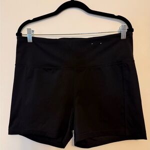 NWOT Xersion EverUltra Fitted 3.75" Bike Shorts